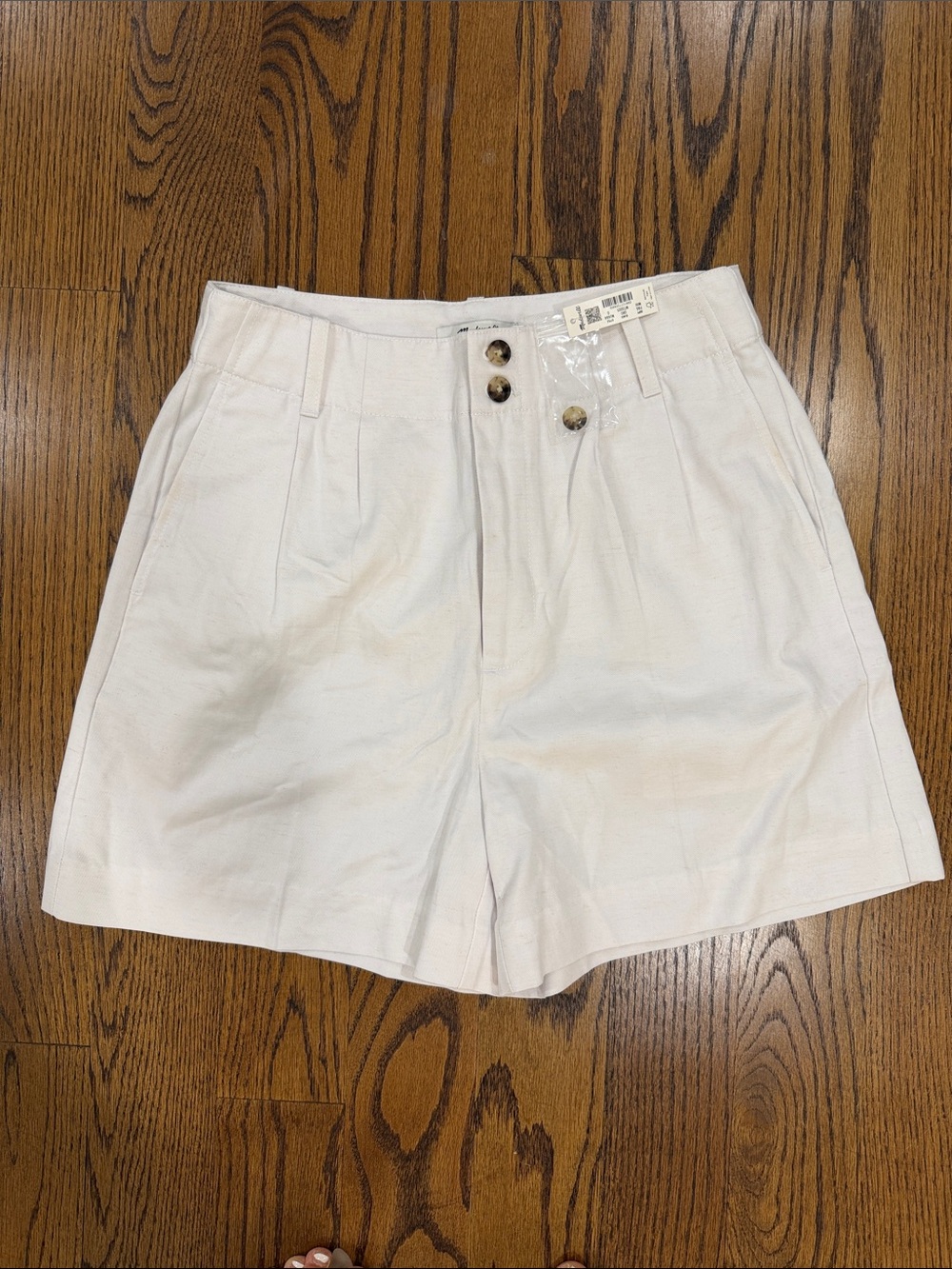 Madewell White High-Rise Pleated Front Shorts